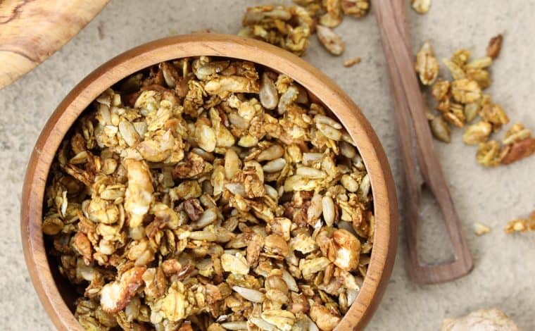 Savoury granola - Truefoodsblog