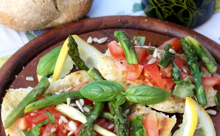 Asparagus Bruschetta - Truefoodsblog