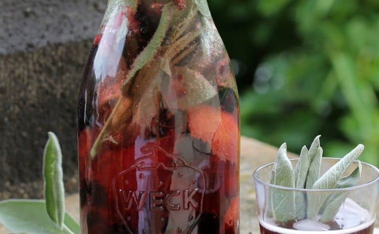 Blackberry Sage Elderflower Lemonade - Truefoodsblog