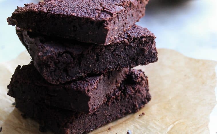 Healthy Avocado Beet Brownies - Truefoodsblog