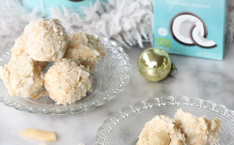 Vegan_Coconut_Truffles_Truefoodsblog