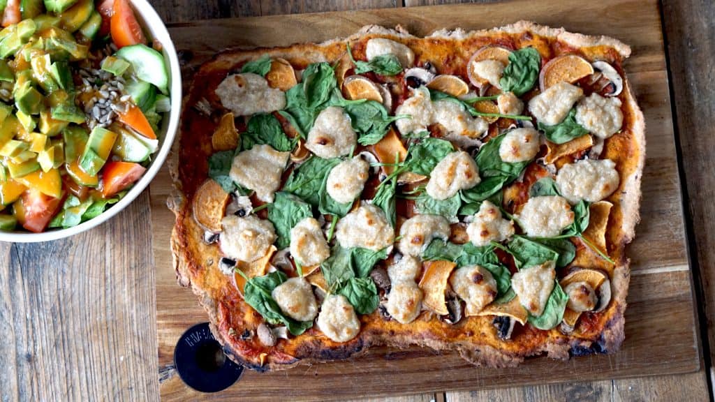 Vegan Mozzarella Cheese on Spelt-Pizza Quick & Easy by Truefoodsblog 10